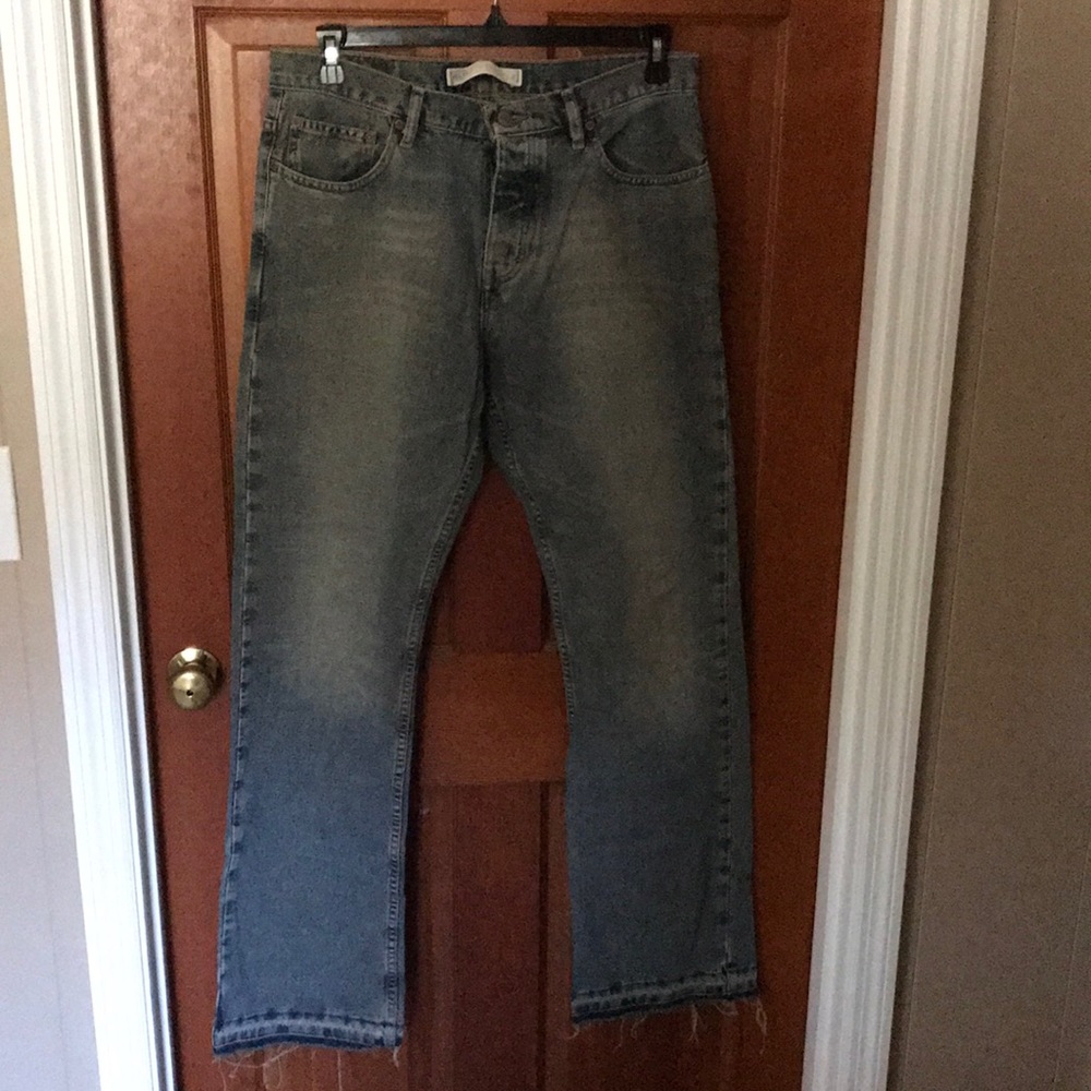 Men’s Express Low Rise Boot Cut Jeans